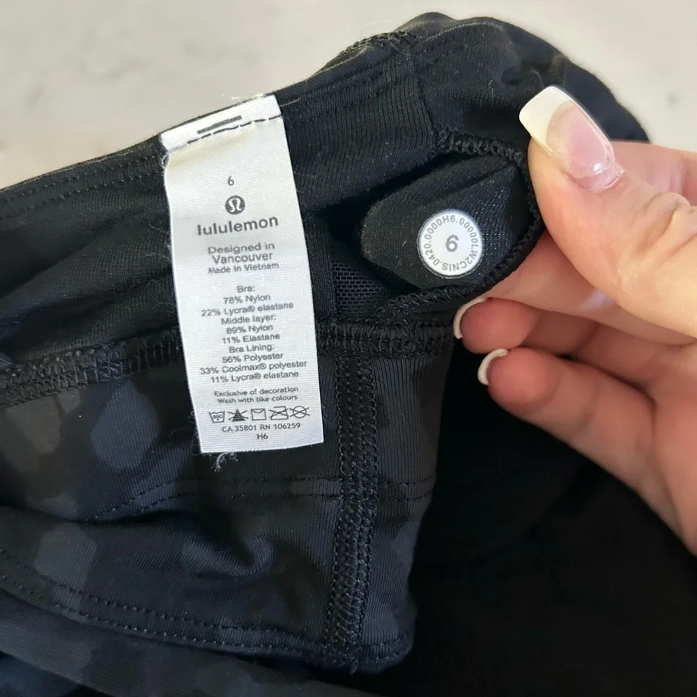 Lululemon Energy Bra High Neck, Size 6 - Picture 7 of 7